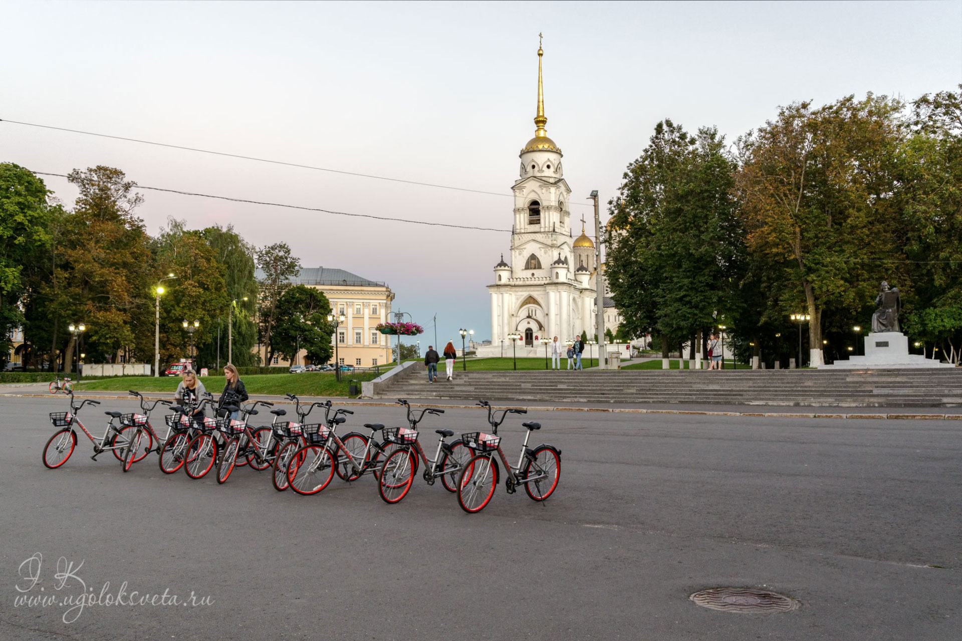 Велосипеды на Соборной площади