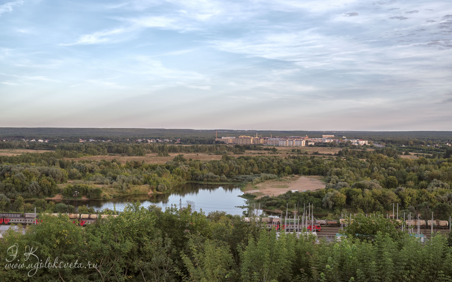 Вид на реку Клязьму и жележнодорожные пути