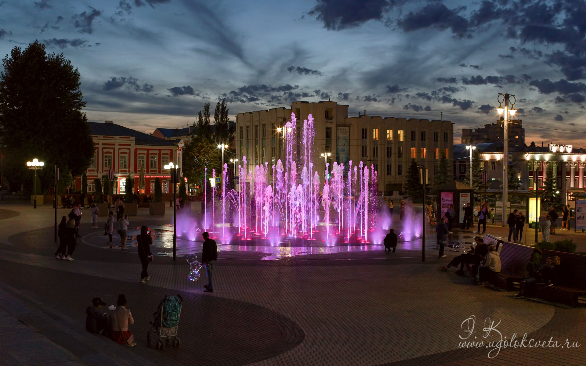 Музыкальный фонтан на Театральной площади